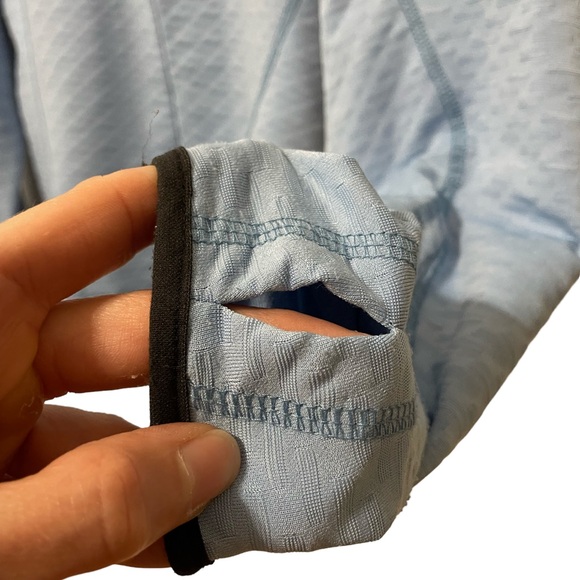 Mountain Hardwear 1/2 zip pullover - Picture 5 of 8